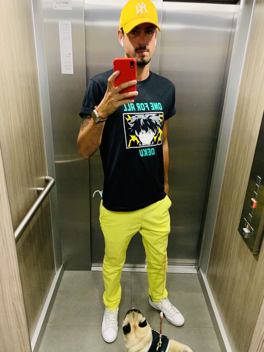 nthony1106's tweet image. Dédicace pour @kaorinchan et notre amour pour #MyHeroAcademia 👊🏻👊🏻 #OneForAllAndAllForOne #deku #yellow