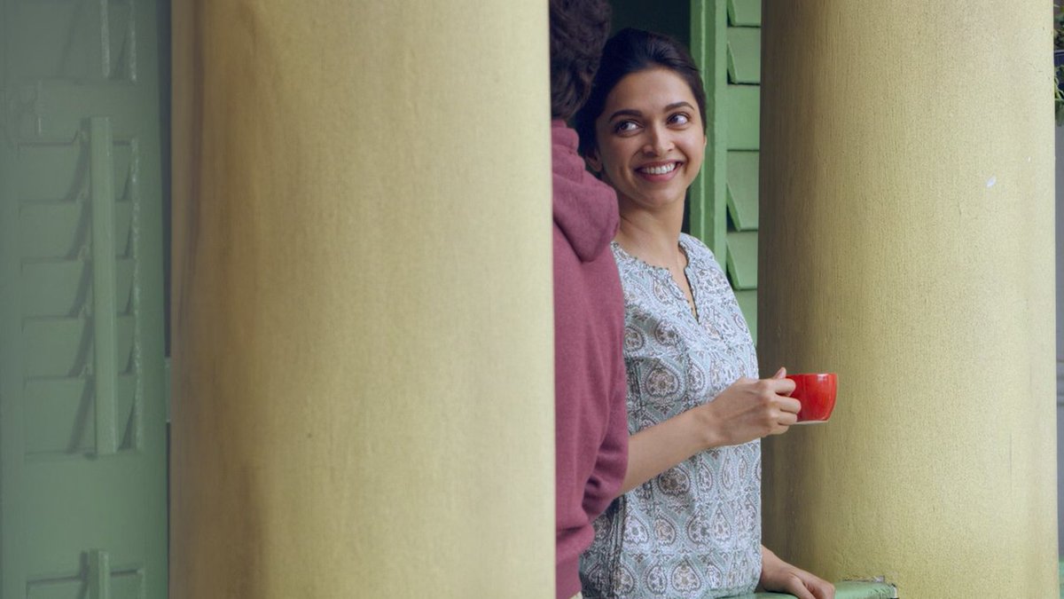I wish I was less hopeless and more hopeful as Rana. How skillfully he is trying to impress Piku and her family. Piku identifying it and having no objections makes this game more interesting. Piku (The film) is romantic, but very subtle 'neath, yet sheer romance.