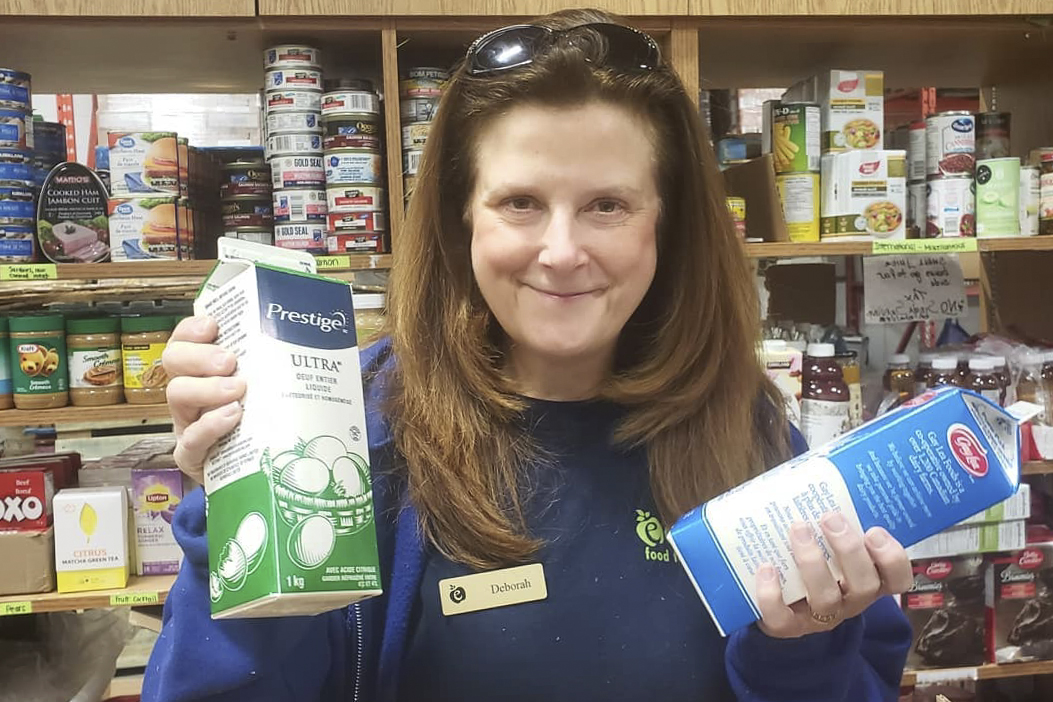 UWGreaterTO's tweet photo. After volunteering with @edenfoodforchange for a decade, @debkuhnen supercharged her dedication to helping others during #Covid19, now managing the EFFC food bank &amp; overseeing its transition from a grocery-shopping model to a hamper-based program. #frontlineheroes @regionofpeel https://t.co/qpW2Cn2wE2