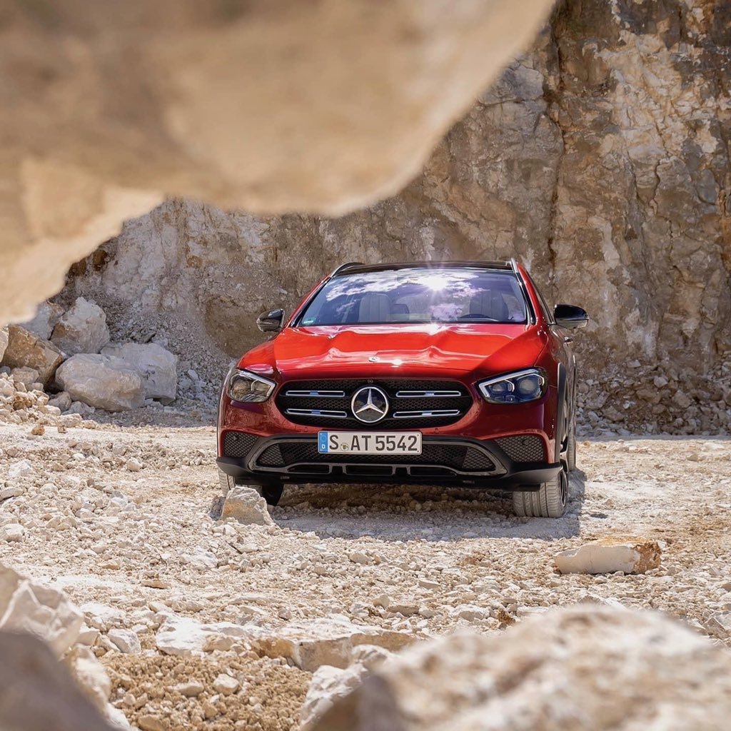 AutoFmRadio's tweet photo. Cuando conoces el @MBenzEspana Clase E 4 Matic All Terrain, te preguntas porque existen los SUV #allterrain #4matic #coches #automóvil #auto #car #offroad #photocar https://t.co/nx8Z5jlS5X