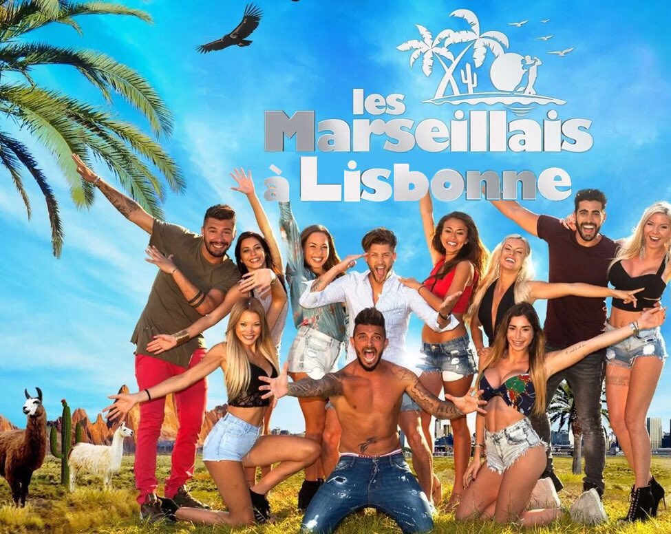 dji_djins93's tweet photo. Les parisiens             || Les marseillais
            à                      ||            à
Lisbonne #RBLPSG  ||      Lisbonne https://t.co/498o0aTG57