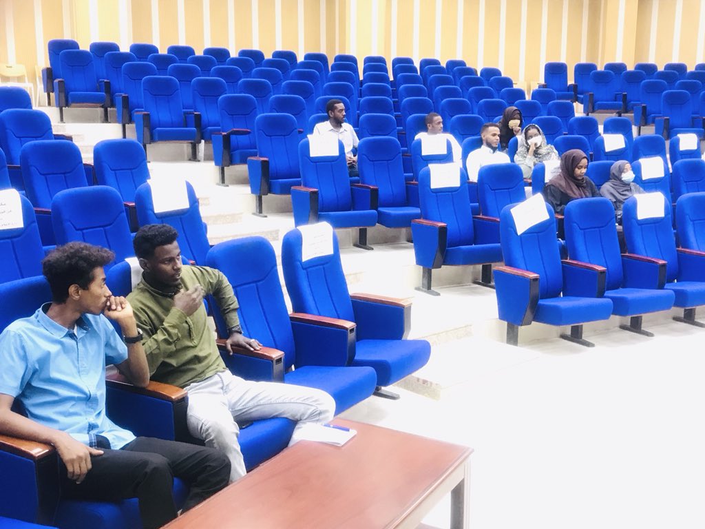 انعقد اليوم اجتماع اللجنة الصحية الأول بجامعة الرباط الوطني لتوفيق البيئة الجامعية في ظل الاوضاع الصحية استعداداً لاستقبال الطلاب بنهاية الشهر الجاري .

يضم الاجتماع ممثلين الروابط وممثلين التجمع وممثل شؤون الطلاب .