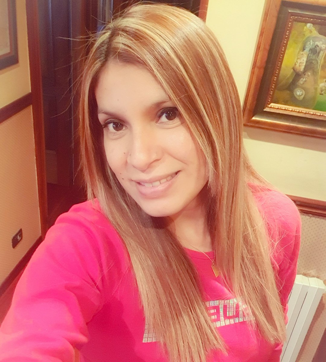 veroconflo's tweet image. 🤳✌💕