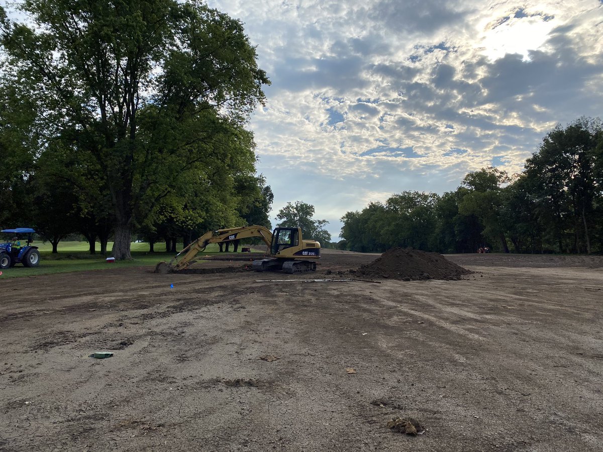 scottleschander's tweet photo. We were making such good progress before the rain came! #instamud https://t.co/YyqAaWV1VY