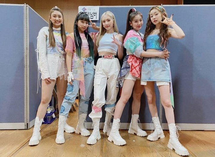 MundoKp31177641's tweet photo. Gente!!!conhecem Secret Number????
Elas são maravilhosas 💖🌼
#SECRET_NUMBER #kpop #girlgroup #newgroup #blackpink https://t.co/3JI8ooYsZd