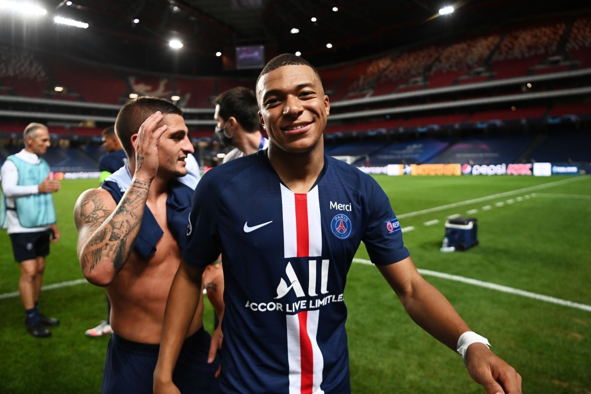 Kylian Mbappé on Twitter: "ONE STEP TO MAKE HISTORY...… "