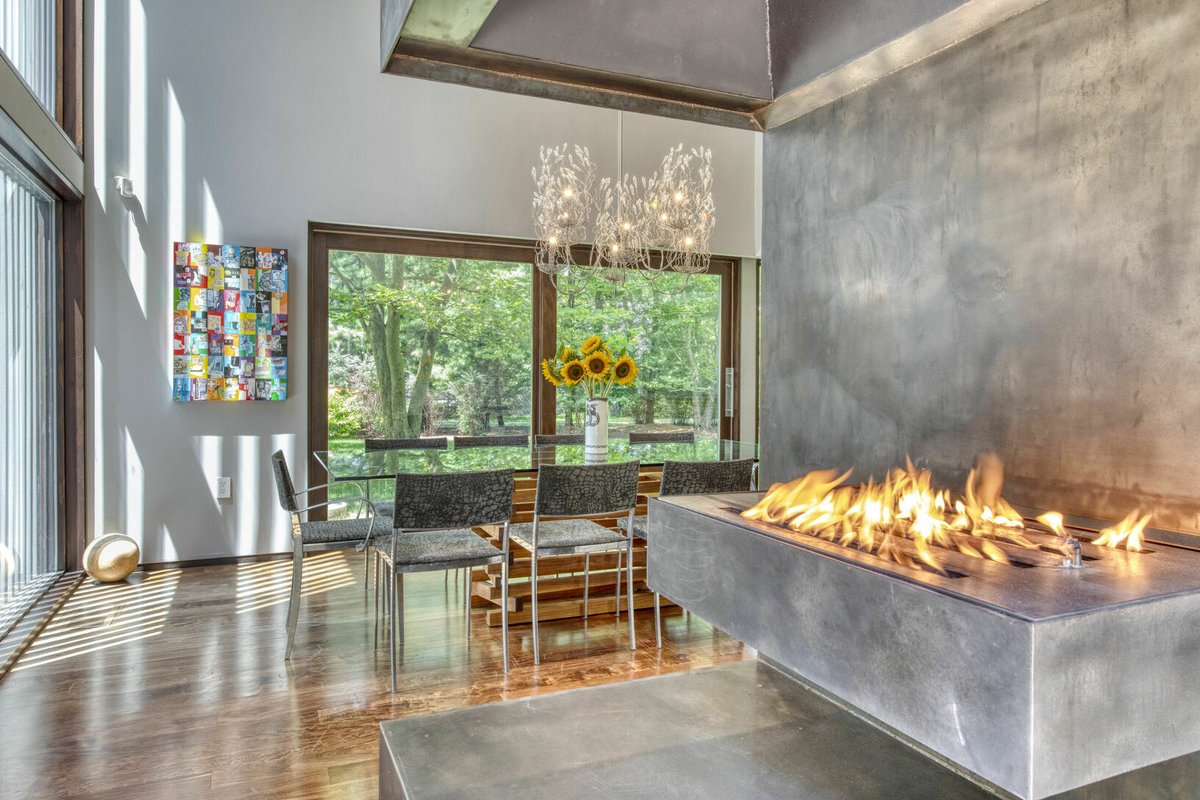 HamptonsHot's tweet photo. Today, we’re comparing very different properties for sale all around $5 million in Sag Harbor, Orient, Montauk, Shelter Island, and Sagaponack.
https://t.co/7hUtuSI3qY https://t.co/aCFqLHcReR