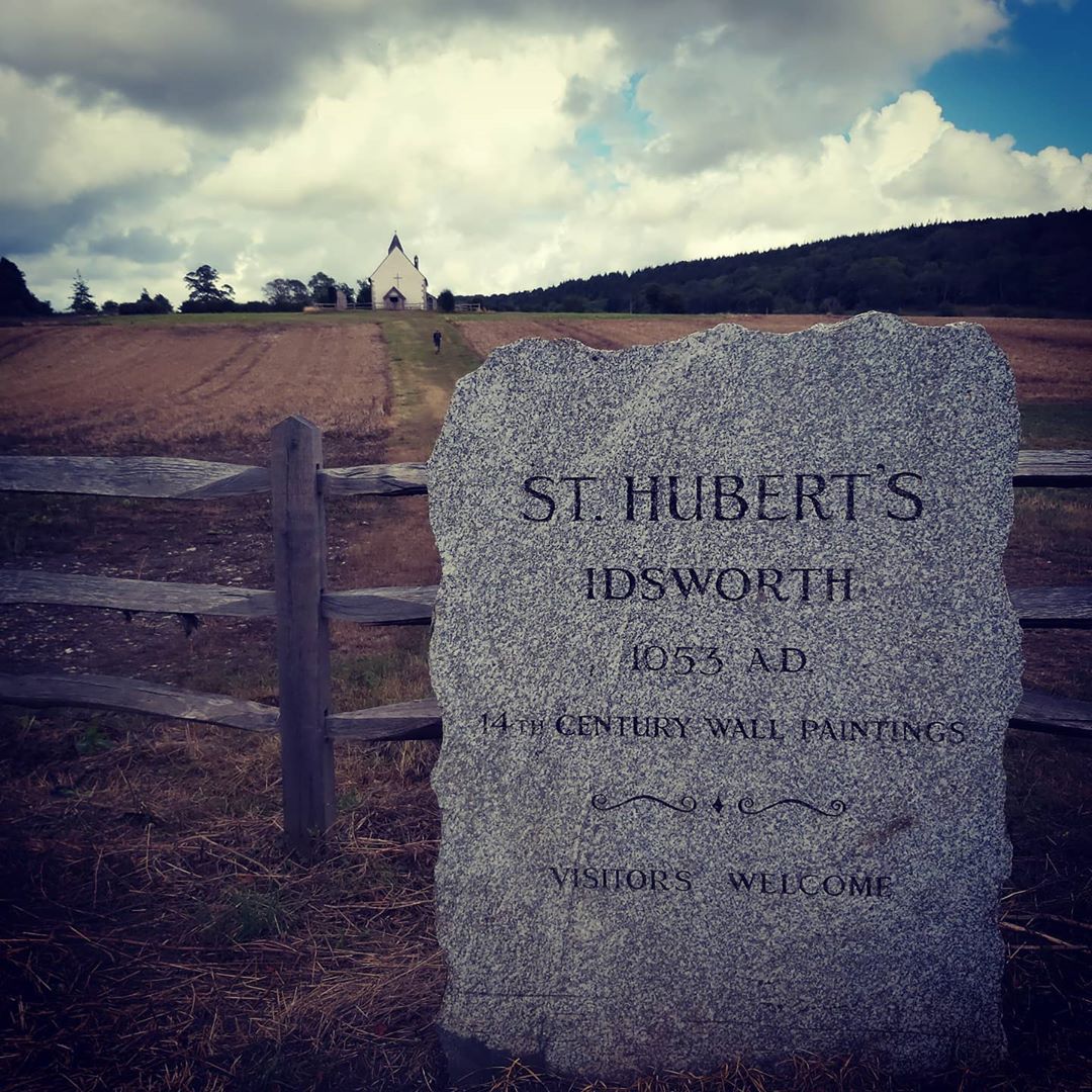CadwellZoe's tweet photo. Took my first trip to the South Downs National Park @southdownsvg today and it was fab. Roman fun @BignorVilla stopped at St Huberts #idsworth then saw an amorous couple at 'it' on a country lane. The #southdowns really has it all!! @VisitHampshire @VisitSussex https://t.co/f2hG5Dw84U