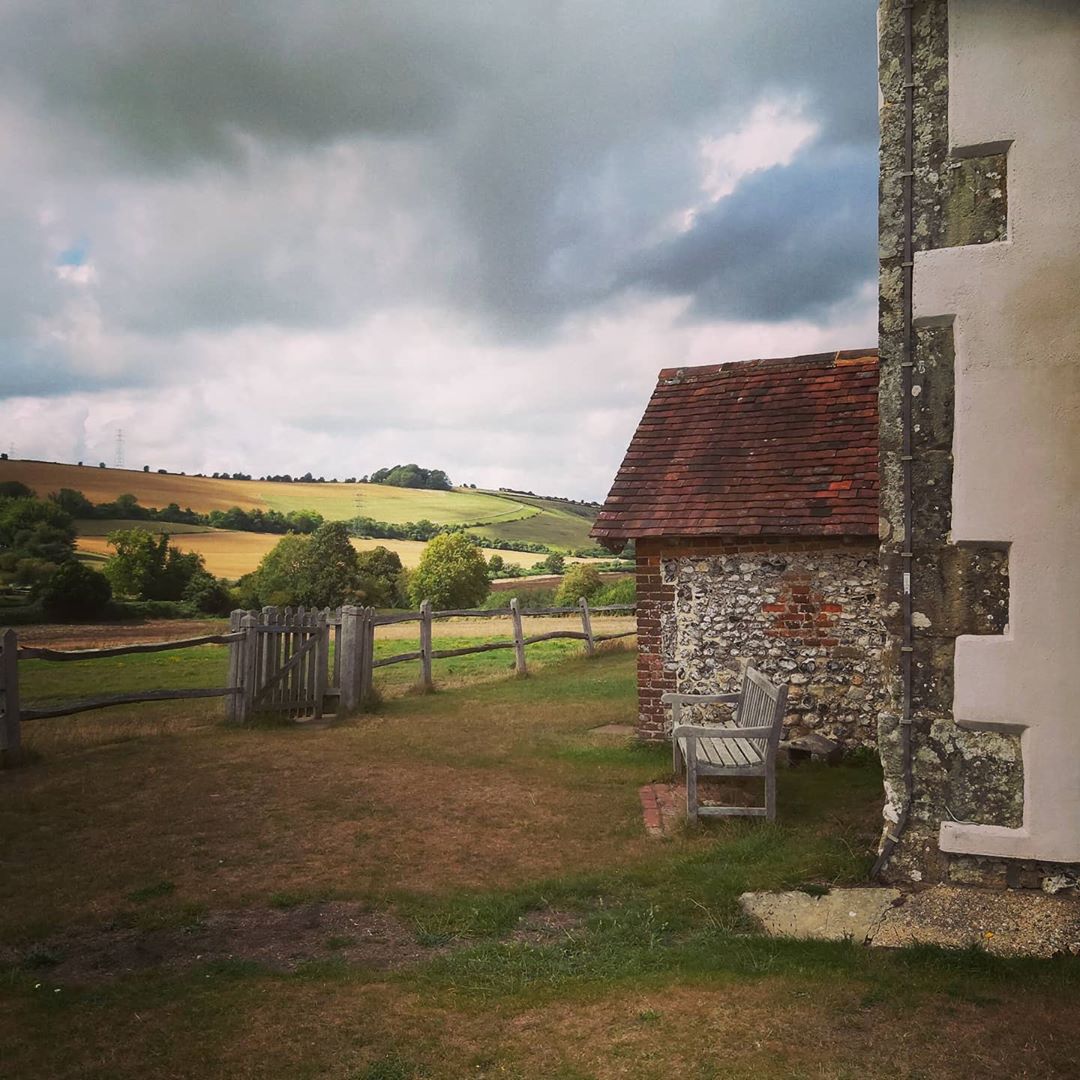 CadwellZoe's tweet photo. Took my first trip to the South Downs National Park @southdownsvg today and it was fab. Roman fun @BignorVilla stopped at St Huberts #idsworth then saw an amorous couple at 'it' on a country lane. The #southdowns really has it all!! @VisitHampshire @VisitSussex https://t.co/f2hG5Dw84U