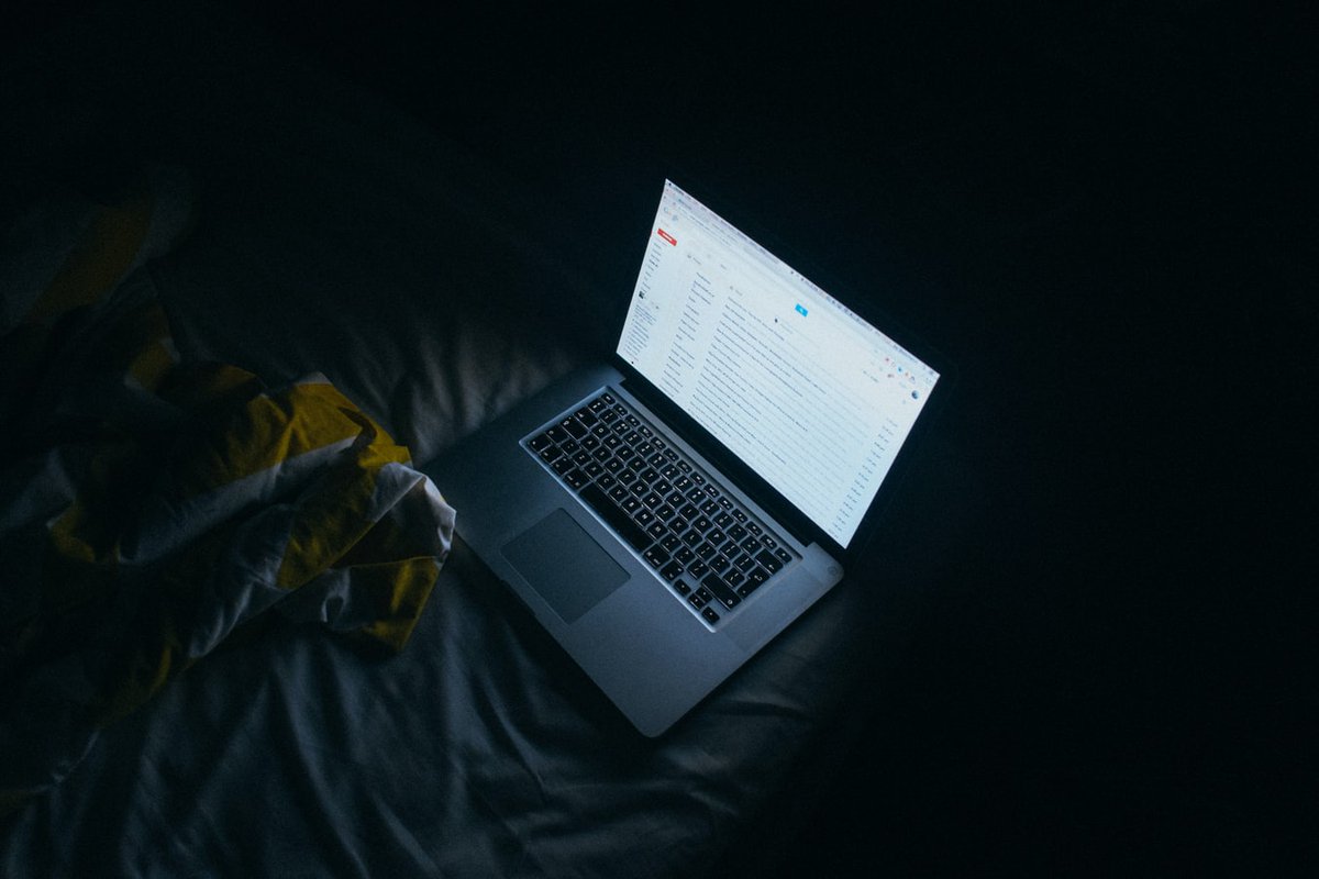 sciworthy's tweet photo. Do you believe you get adequate sleep every day? Maybe the reason you don't get adequate sleep is the amount of time you spend on the internet. #sleep #sleepquality #sotired #internetaddict #study #brainscience https://t.co/zZCizIqecJ https://t.co/SPHhSZ3MJq