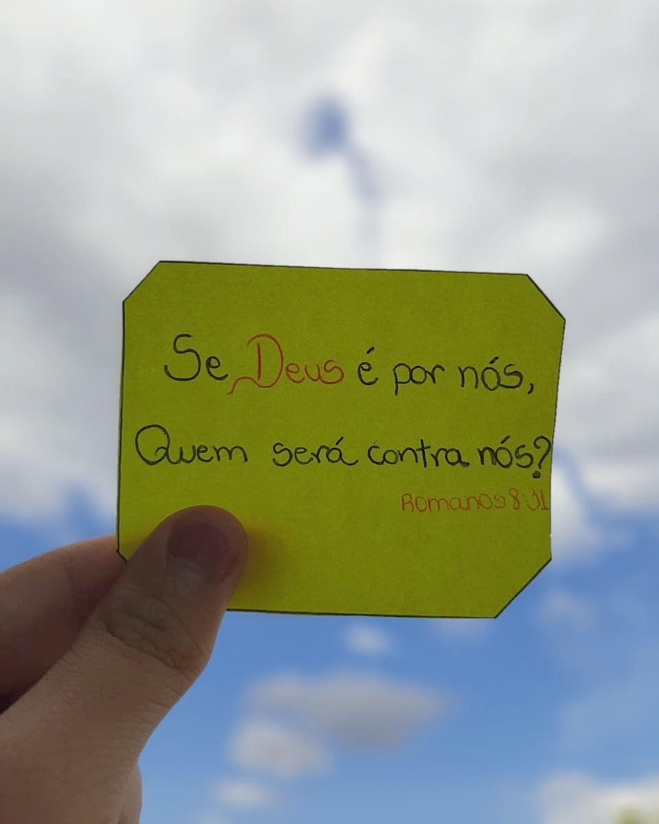 AvancePost's tweet image. Em meio a um mundo de adversidades, crises existências é preciso lembrar q temos um Deus q pode vencer todas elas. Ele entregou seu próprio Filho por nós, para q tenhamos vida.  É Jesus quem está na direção da nossa vida, então, não precisamos ter medo nem nos sentirmos inseguros