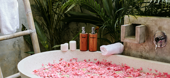 Bham_Childrens's tweet image. Planning your honeymoon? Did you know that you could book a luxury getaway and support our charity at the same time? For every one of @puredestination's Honeymoon from Home holidays booked, they'll make a £2 donation to us! Check them out. ⛱️ 🏝️