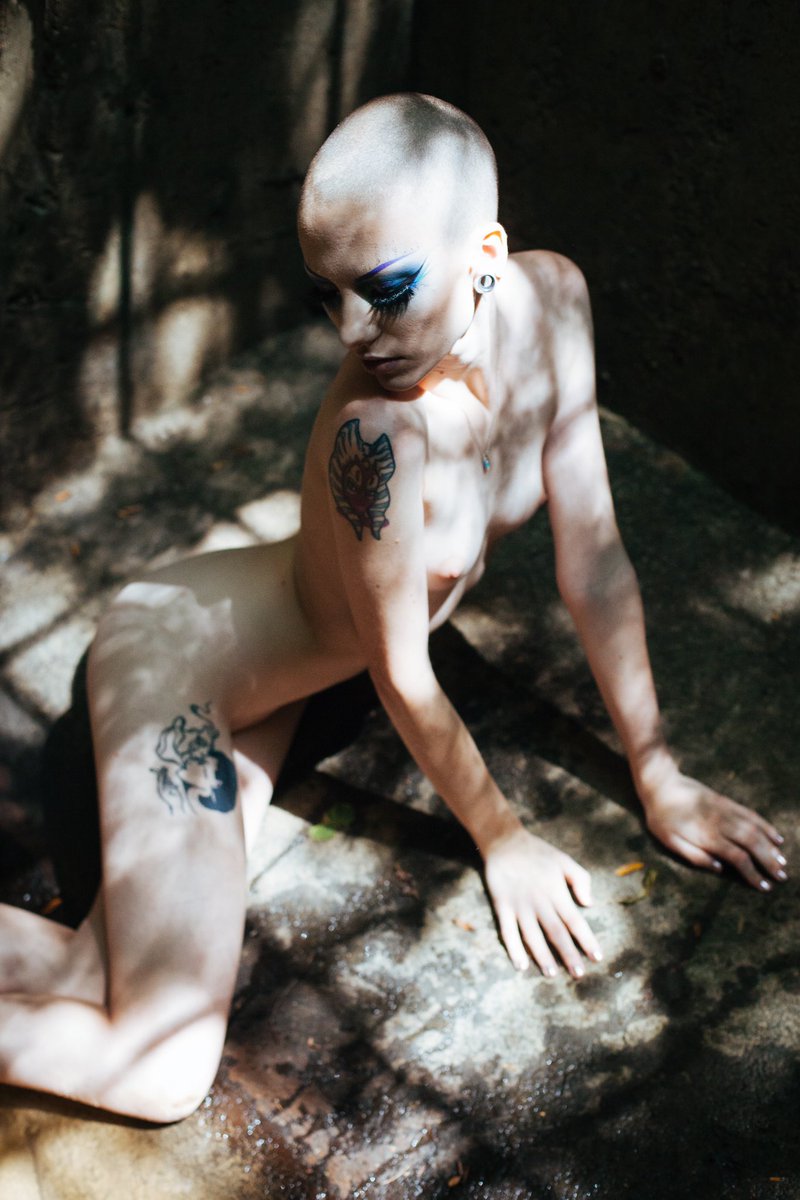 Jackzillaphoto's tweet photo. Throwback with Kalie
#naturallight #nude #nudephotography #twnude #nsfw #kentuckysummer #sacramentophotographer #sacramento #california #jackzillphoto https://t.co/7HDjmPOIyr
