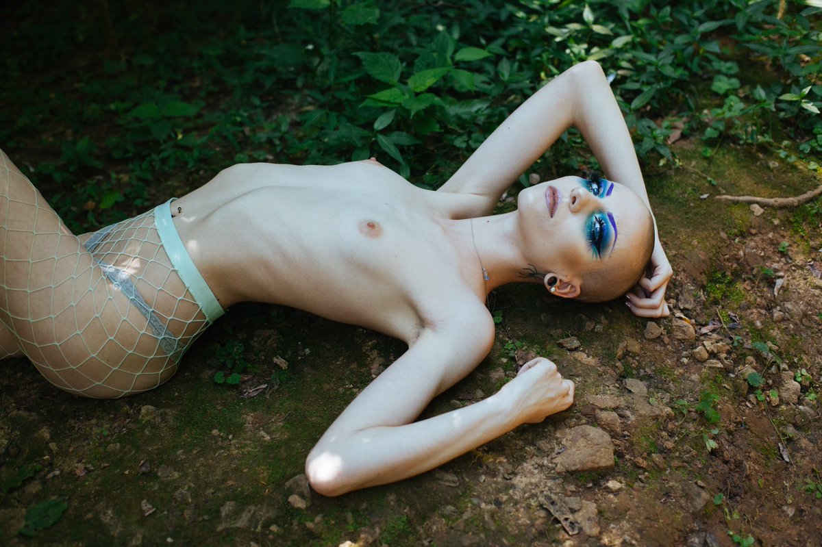 Jackzillaphoto's tweet photo. Throwback with Kalie
#naturallight #nude #nudephotography #twnude #nsfw #kentuckysummer #sacramentophotographer #sacramento #california #jackzillphoto https://t.co/7HDjmPOIyr
