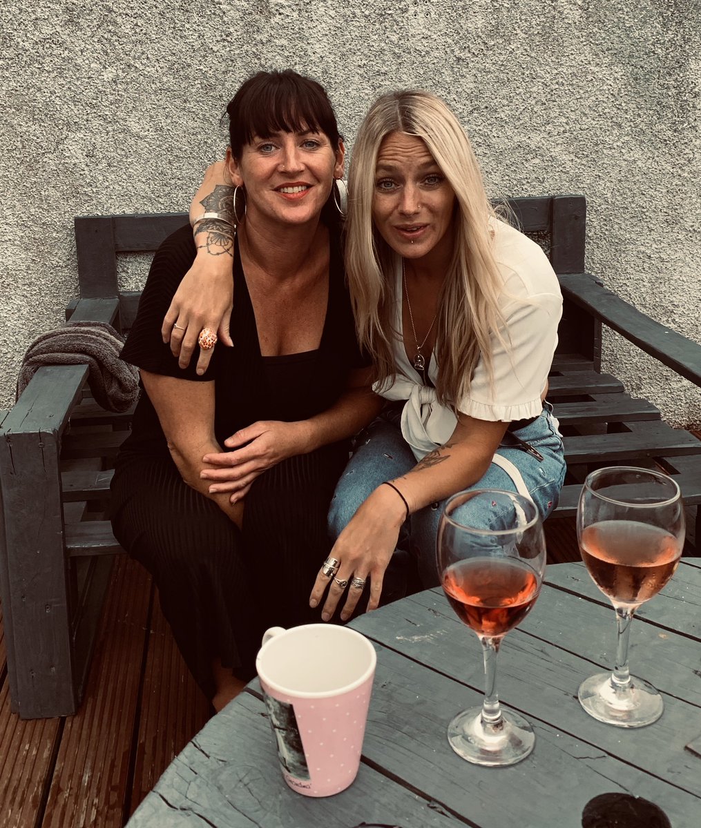 Sister vibes in Newquay. Backdrop is incredible ❤️