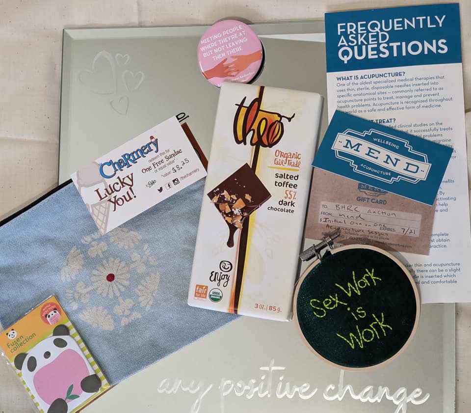 BmoreHRC's tweet photo. You could win this bundle of items by entering our Celebration of Life raffle! There are FIVE bundles of goodies available and tickets are $5 each. Check it out here!

https://t.co/B4lo1B74xC 

@TheCharmery @MendAcupuncture @TinyDogPress
#AnyPositiveChange https://t.co/jkqC7NYYkk