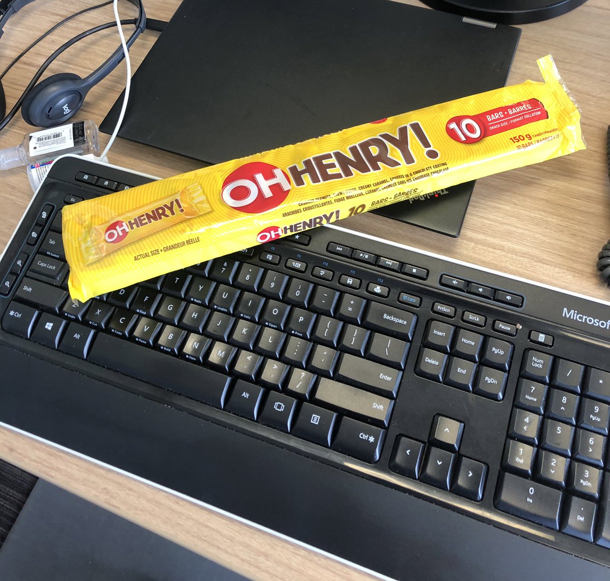 Well, some colleagues really know how to cheer you up 😋😂 <a href="/CityofEdmonton/">City of Edmonton</a> #yeg #chocolate
