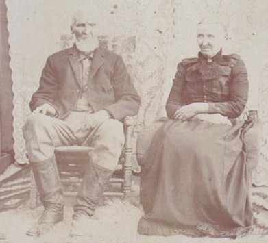 With our town's connection to the Earps it's no surprise that other names have been popping up & questions circulating about history with the Clantons, Claiborns & the well-beloved name of Haught. The following is a brief thread of Haught family history  (1/20)