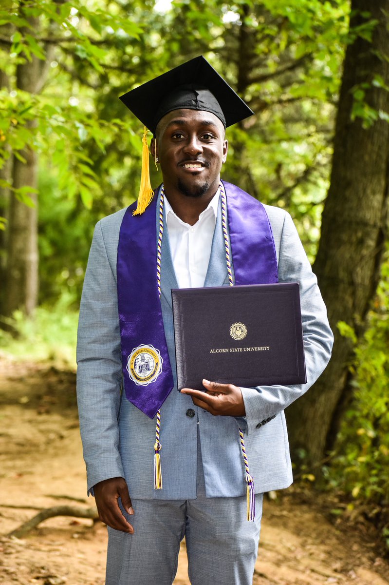 Es1Will's tweet image. “Intelligence plus character—that is the goal of true education.”—Martin Luther King Jr.

📸: @FrogEyeVisuals