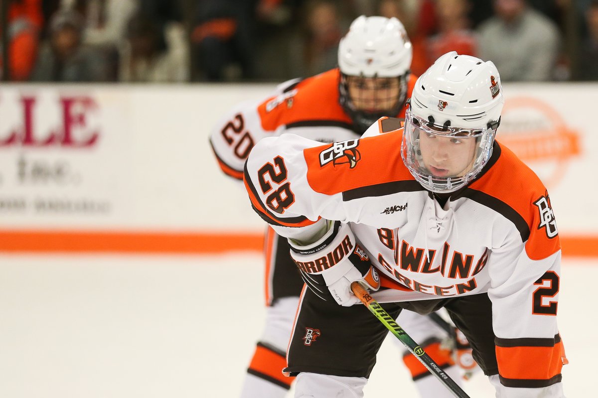 WCHA_MHockey's tweet photo. .@bkruser_18 will be the lone returning 💯-point scorer in the #WCHA in 2020-21. The @BGFalconHockey forward is No. 8⃣ on the league post-realignment career scoring chart with 108 points. #ReturningStars

#WeAreWCHA | #TraditionStartsHere https://t.co/VDnFmeQRt1