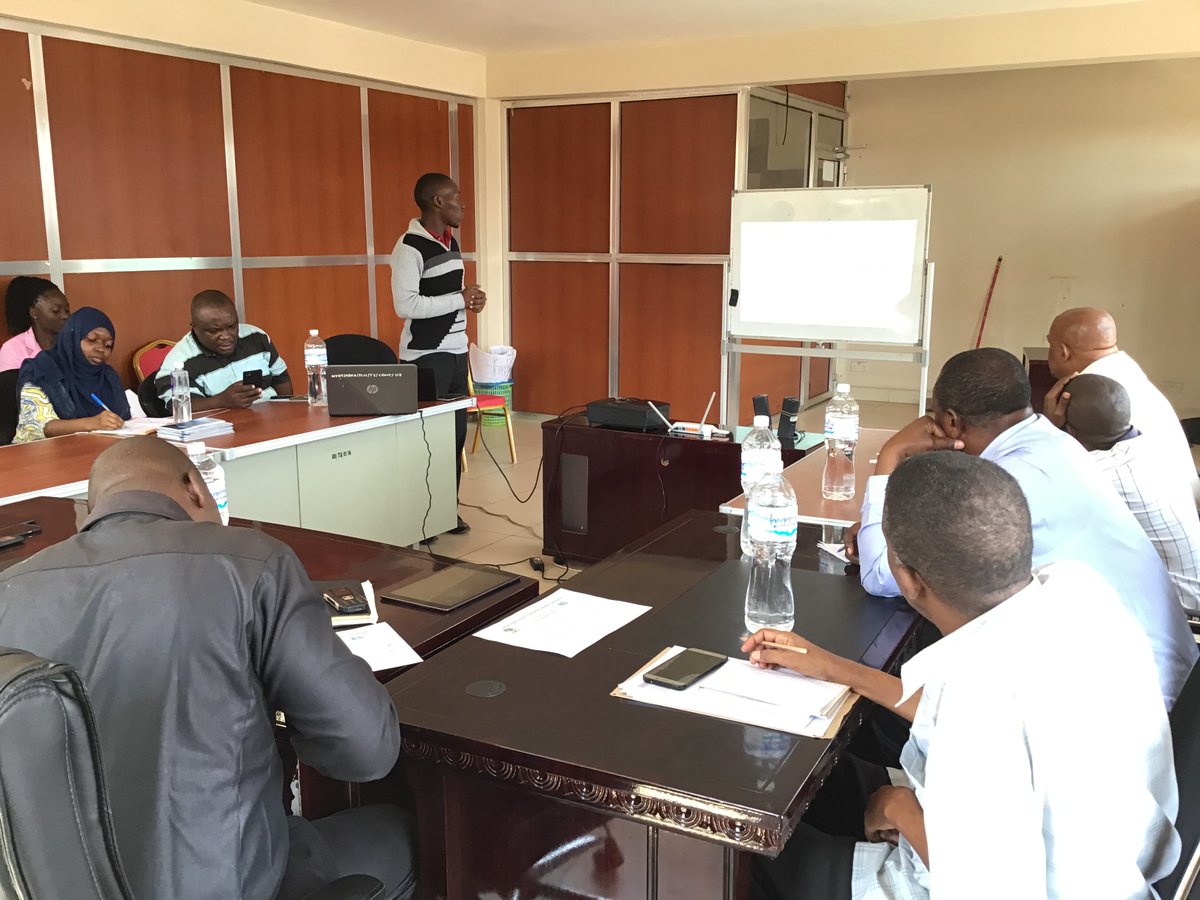 Kikao cha Kamati ya PETs Wilaya Kigoma ,Kikiongozwa na Kaimu mkuu wa wilaya ya Kigoma, Wadau kutoka Mamlaka ya Maji KUWASA, EWURA CCC,Ofisi ya Mkurugenzi Manispaa ya Kigoma Ujiji,PETs Members na NYDT Team!