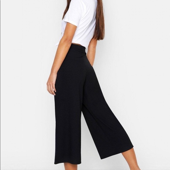 faithrrachael's tweet photo. So good I had to share! Check out all the items I'm loving on @Poshmarkapp #poshmark #fashion #style #shopmycloset #urbanoutfitters #stoosh: https://t.co/z32A3A3BhT https://t.co/79RM5BQJbl