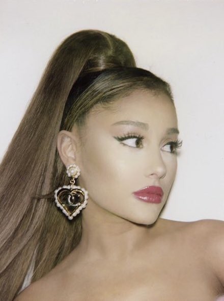 thank u next was amazing i can't wait for rem
