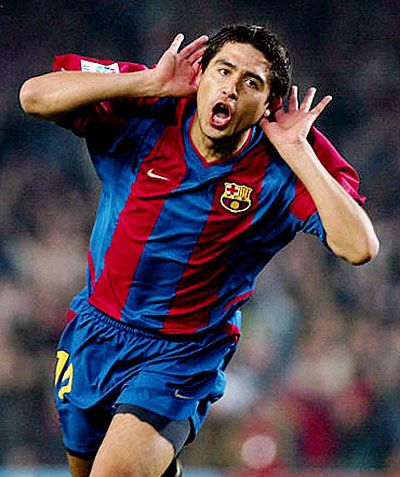 Sergi fera aussi ses valises, libéré comme un malpropre, celui qui est peut etre le meilleur LatG de l'histoire du Barça, formé à la masia, partira en larmes devant les journalites!LVG ramène Enke, Mendieta et pour remplacer Rivaldo, Gaspart lui offre.... Riquelme!!!