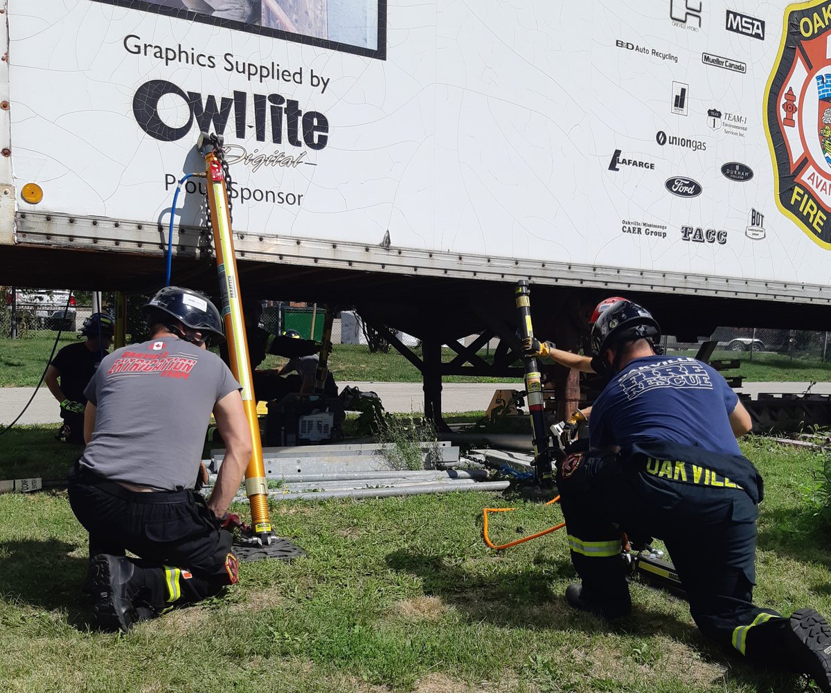 AJStoneCompany's tweet image. Another great Paratech Rescue Equipment Demo, this time with Oakville Fire Department.
#paratech #rescueequipment #rescuestruts #vehiclestabilization