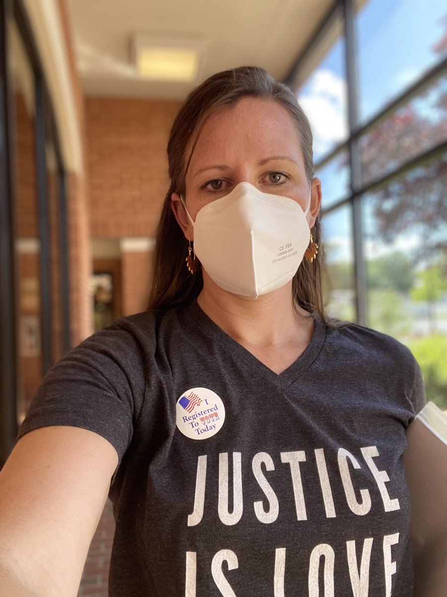 Getting divorced during a pandemic? Congrats! It’s even more challenging than usual and if your divorce involves a legal name change, you might have concerns about your voting rights. I did. I re-registered to vote today and learned a few things. Thread.