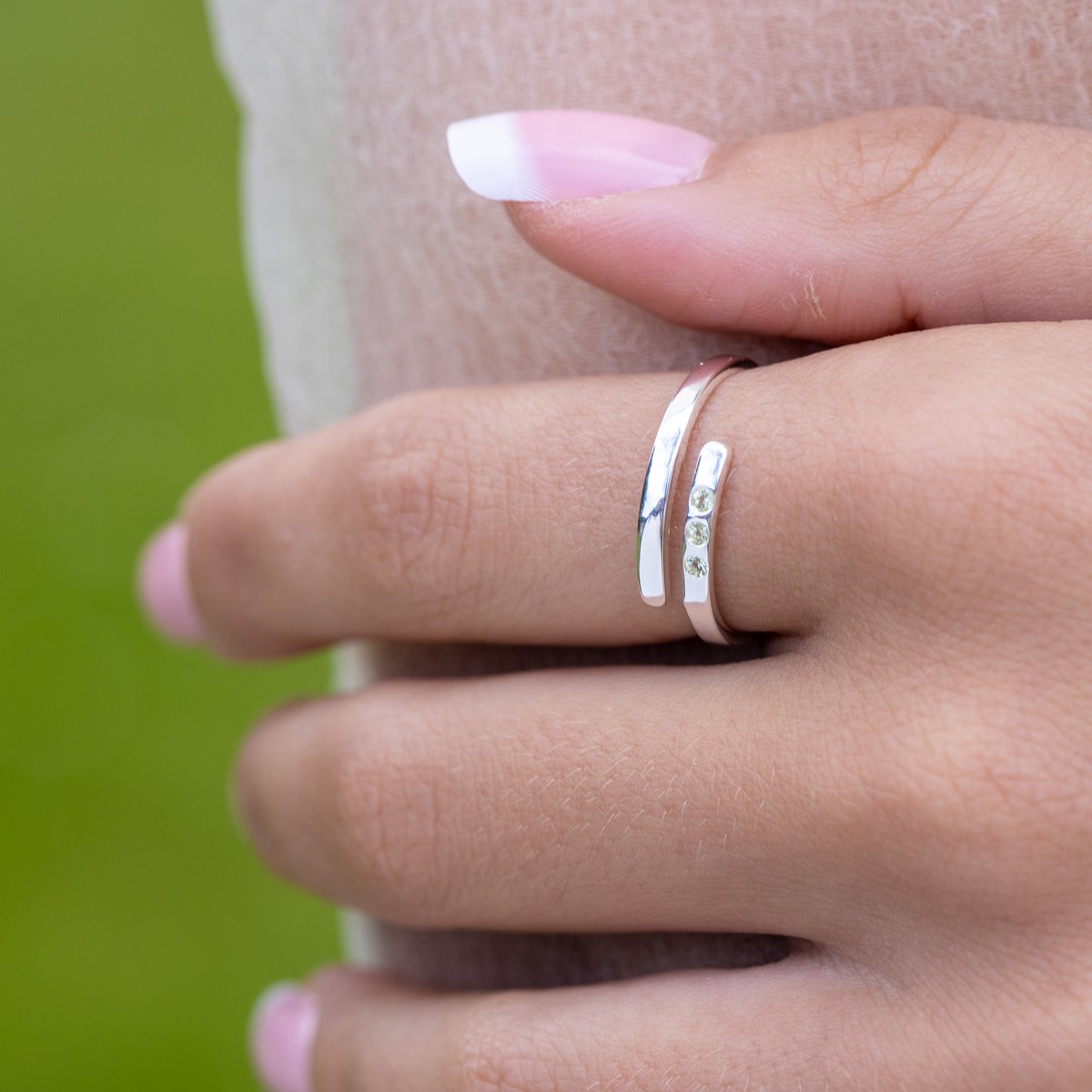 🍃
August Birthday babes will make the rest of us green with envy. The verdant  #peridot  is faceted and set in silver  - choose from  open size rings, charm bracelets &amp; necklaces or buy as a single charm to add to an existing  piece.#birthstone #august #leo #birthstonering