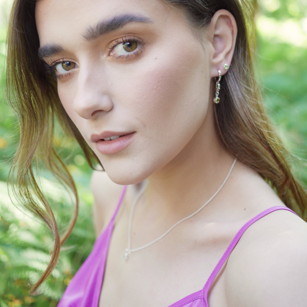 LilyCharmed's tweet photo. 🍃
August Birthday babes will make the rest of us green with envy. The verdant  #peridot  is faceted and set in silver  - choose from  open size rings, charm bracelets &amp; necklaces or buy as a single charm to add to an existing  piece.#birthstone #august #leo #birthstonering https://t.co/YgmYqXlbgW