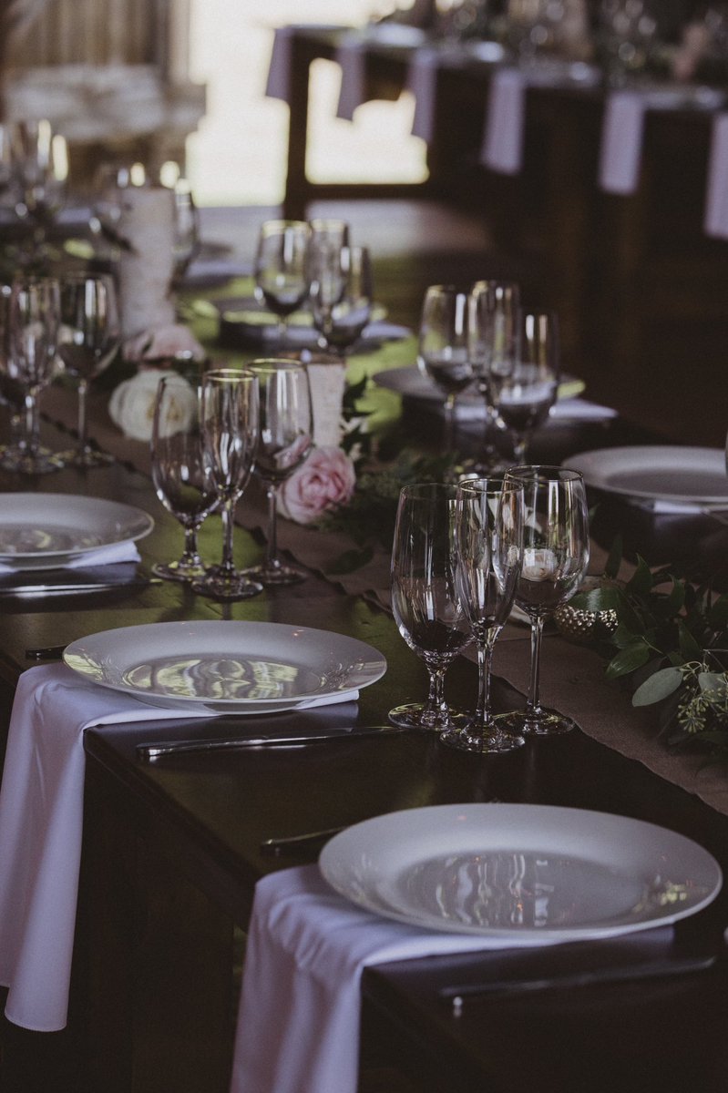 HawleyCres's tweet photo. DATES available! Sept 18th and 25th this year at the beautiful Fawks Nest Country Estate. Packages for small groups of 50 and under. Get in touch to book/find out more 🧡

Photography: Age of Indie Photography
Florals: Purple Peony Wedding and Event Florals #wedding #events https://t.co/EO1uwMpxJV