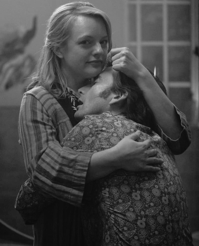 Happy  #TennantTuesday everyone!This week I have fixation for Dr. Laing so I bring you this mini thread, but on black and white because I think strikes diferent. Special thanks to  @oxyennant for some of this glorious photos 