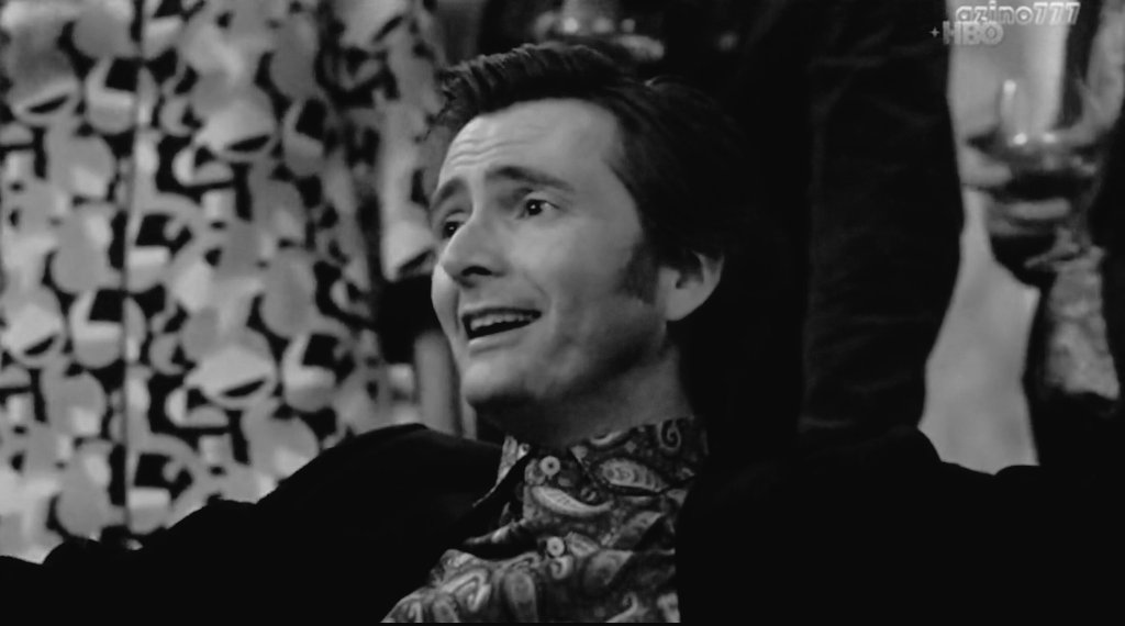 Happy  #TennantTuesday everyone!This week I have fixation for Dr. Laing so I bring you this mini thread, but on black and white because I think strikes diferent. Special thanks to  @oxyennant for some of this glorious photos 