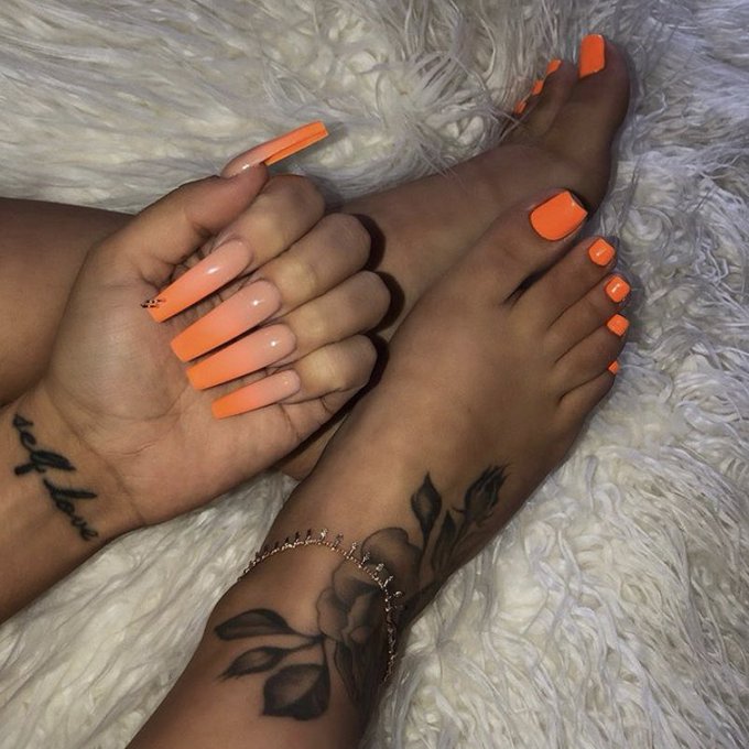Can&rsquo;t catch me lackin when it comes to my hands &amp; toes💅🏼 https://t.co/4iYt916DCb