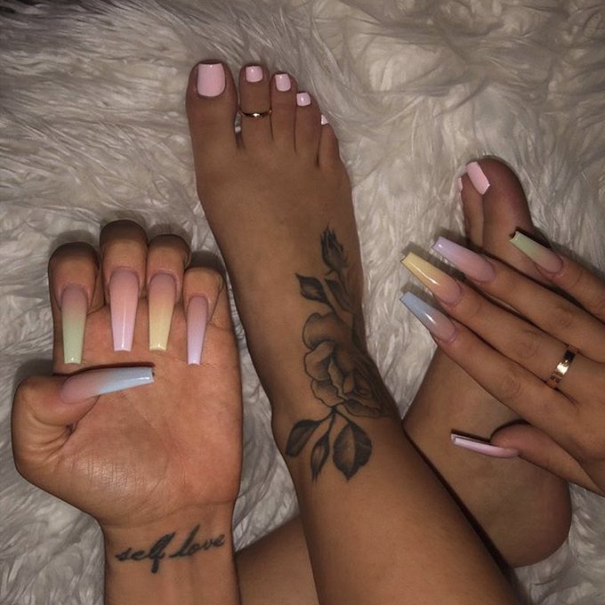 Can&rsquo;t catch me lackin when it comes to my hands &amp; toes💅🏼 https://t.co/4iYt916DCb