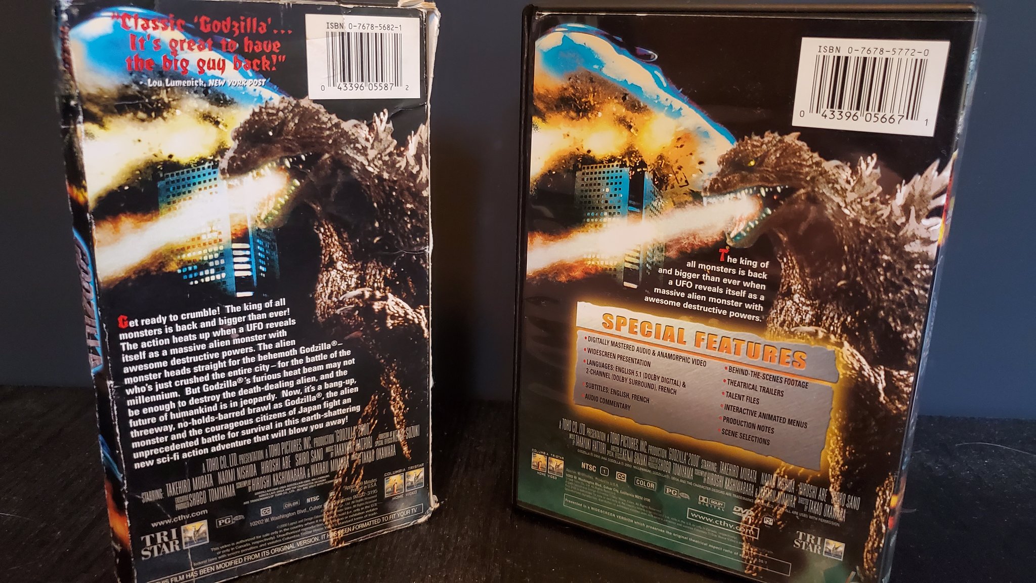 Zagorudan I Own A Vhs And Dvd Copy Of The American Version Of Godzilla 00 The Vhs Is Slightly Textured Giving The Artwork On The Front A Bumpy Feel And