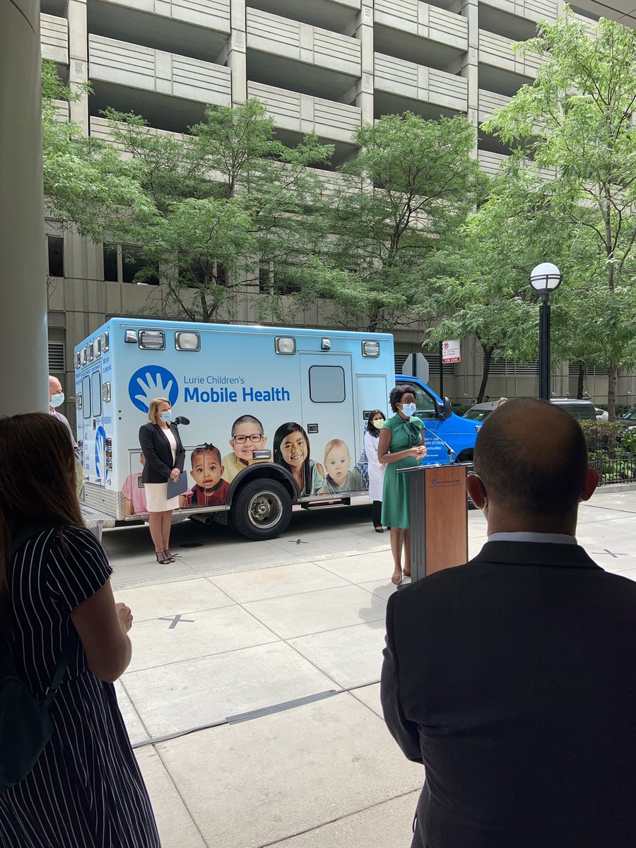 LurieHCN's tweet photo. We’re grateful for Congresswoman @LaurenUnderwood’s time, collaboration &amp; leadership in introducing the Community Immunity Covid-19 Act at yesterday’s news conference. Community care is near &amp; dear to us here at #healthycommunities especially through our #mobilehealthprogram 🚑 https://t.co/msLZW9NJUW