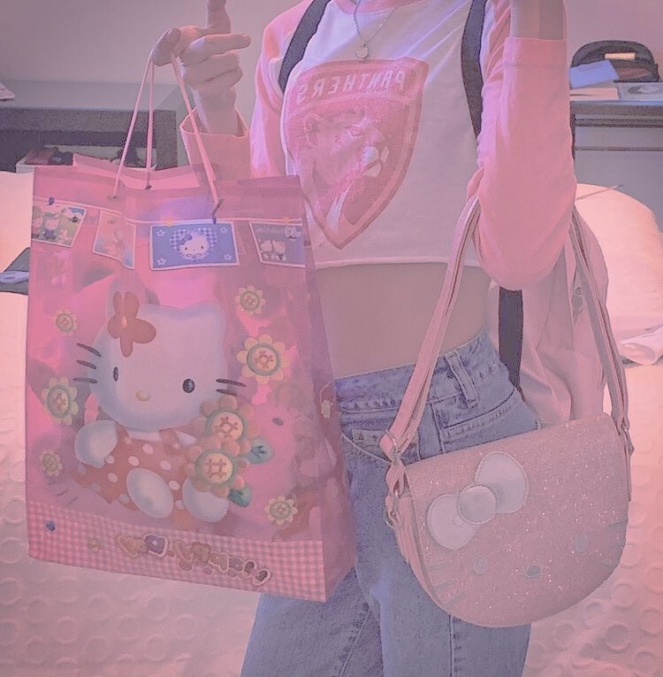 𝐭𝐨 𝐛𝐞 𝐬𝐨 𝐥𝐨𝐧𝐞𝐥𝐲 — 𝐬𝐨𝐟𝐭 𝐤𝐢𝐝𝐜𝐨𝐫𝐞