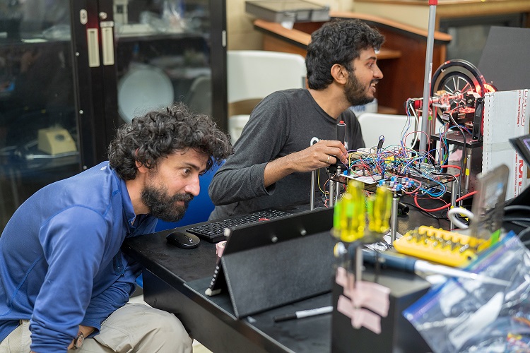 MicroscopyViews's tweet photo. Microscope mimics ocean depths to track plankton - rotating microscope provides a new window into the secrets of deep-sea microscopic life. #Microscopy #microscope #Imaging #gravitymachine #ocean #plankton #Prakashlab
https://t.co/TAeh8c3wdD https://t.co/itDosLbXLd