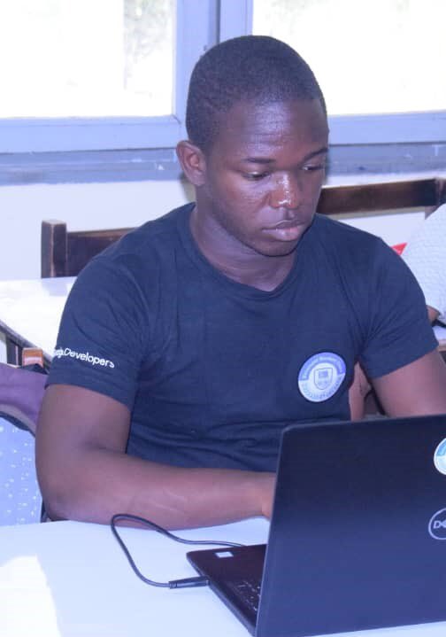 Touramankan's tweet photo. Félicitation à notre nouveau DSC Lead @HuguesSaman . Un étudiant courageux et toujours en quête du savoir. Toute la famille #DSCCIV et #GDGCIV sera là pour t’accompagner...
#DeveloperStudentClubs
@aniediudo @auwalms @EricaKHanson @DAgitel @DscEnsit @GDGCloudAbidjan https://t.co/IXIUHpQvy7