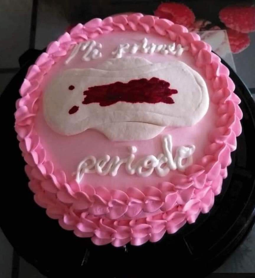 YareNegra's tweet photo. Porque hay mamás que le gritan al mundo cuando les baja a sus hijas... Señoras discreción porfa! #teens #primerperiodo #feliz #cake #DRAMAOutNow https://t.co/ljM254RXPa