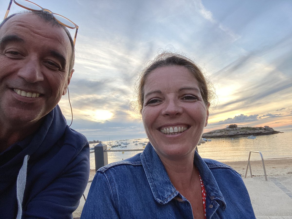 Chez <a href="/JulienDaunat/">Julien Daunat</a> avec <a href="/KatellLeGall/">Katell Le Gall</a> . Très heureux de retrouver ma suppléante et désormais conseillère municipale de #PerrosGuirec 
#Trégastel