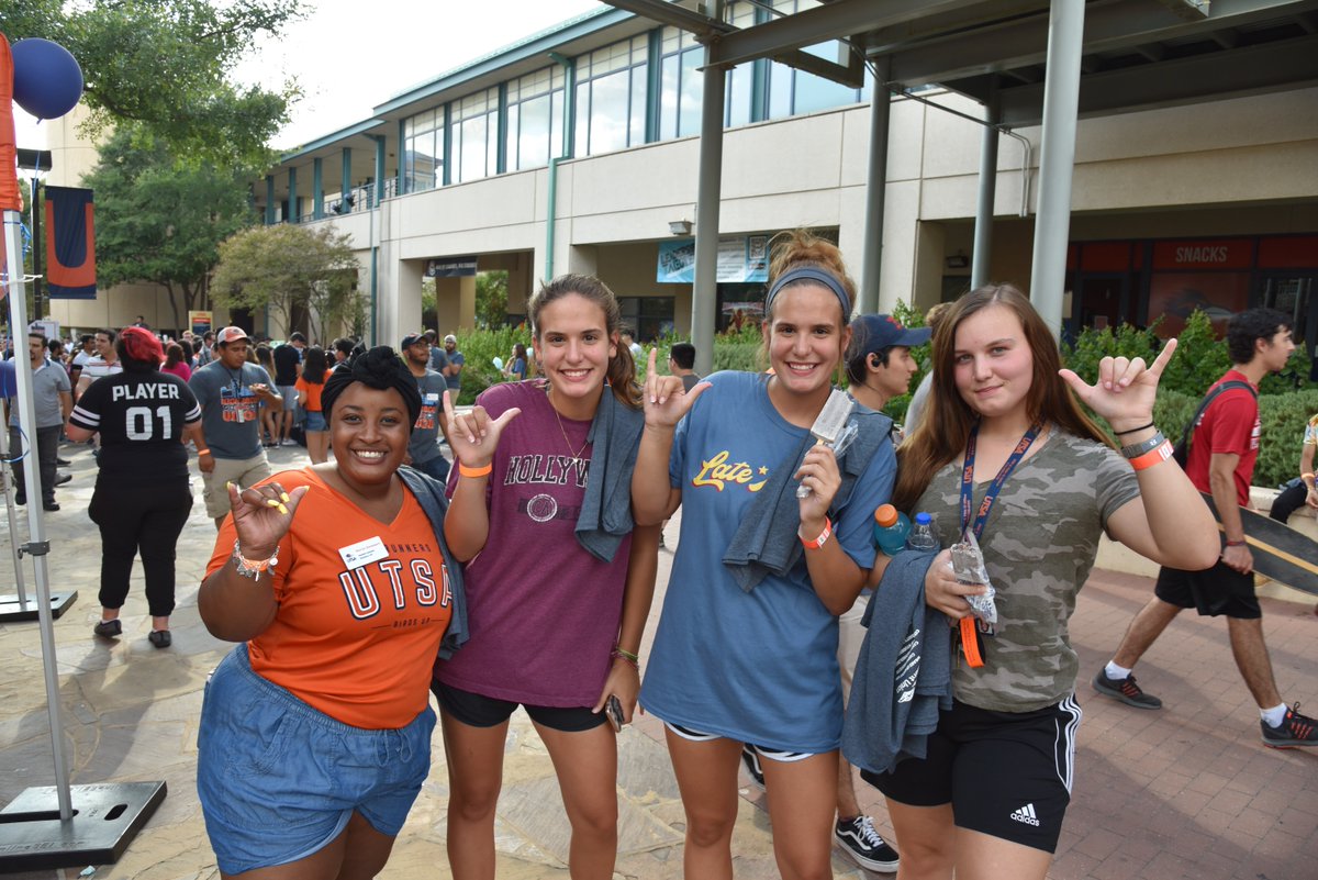 UTSA_StudentU's tweet photo. Roadrunner Days are here! ๐๐งก The Union Experience will be this Sunday, Aug 23rd! We'll have many virtual events for those at home ๐ก and a safe in-person event at the Student Union ๐คฉ Stay tuned for more! #UTSASU #RRDays #UTSA https://t.co/17fW9iMi3w