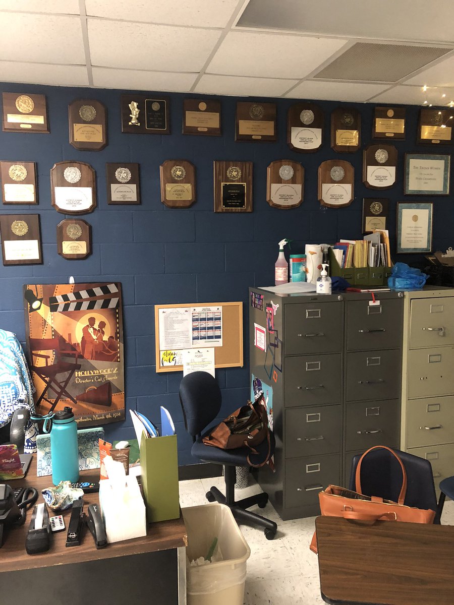 RRiali's tweet photo. @lone_theatre I can’t wait to meet the students! https://t.co/v1Yyiv4G0M