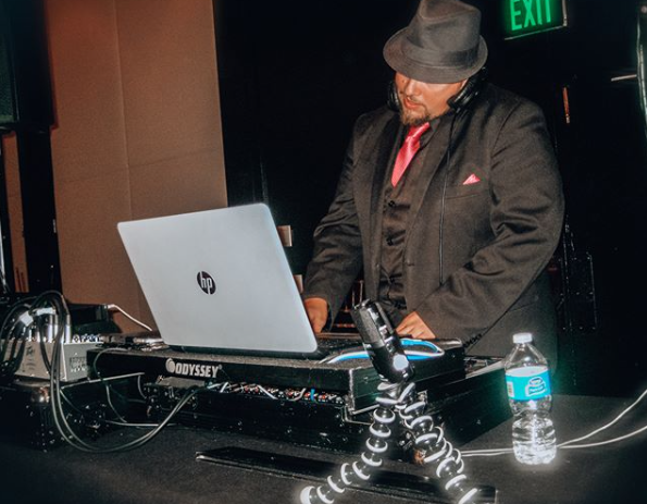 Breezin_Events's tweet photo. Hey Mr. DJ, won't you turn the music up?
#TampaDJ #Events #BookingShows #DJ #Music #Talent https://t.co/KCWLlnLeo3