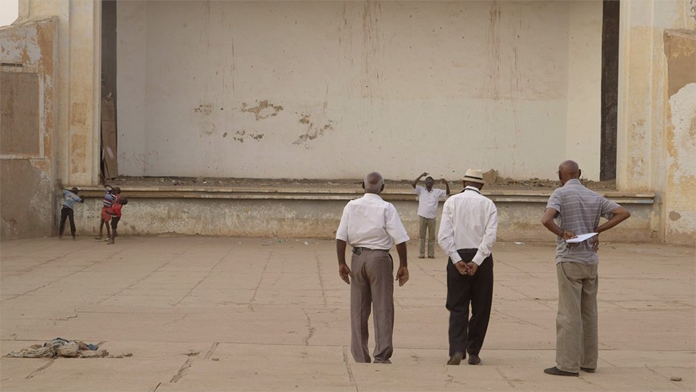 cample_line's tweet photo. Next in our #Screeningathome series is Suhaib Gasmelbari’s film #TalkingAboutTrees (2019, 94 mins)
28 – 30 August: available to watch online (UK only)
Fri 28 August, 6.30pm: communal viewing
Fri 28 August, 8:30pm: live online discussion
#SuhaibGasmelbari #campleLineAtHome ⬇️ https://t.co/WgQjFhkMQK