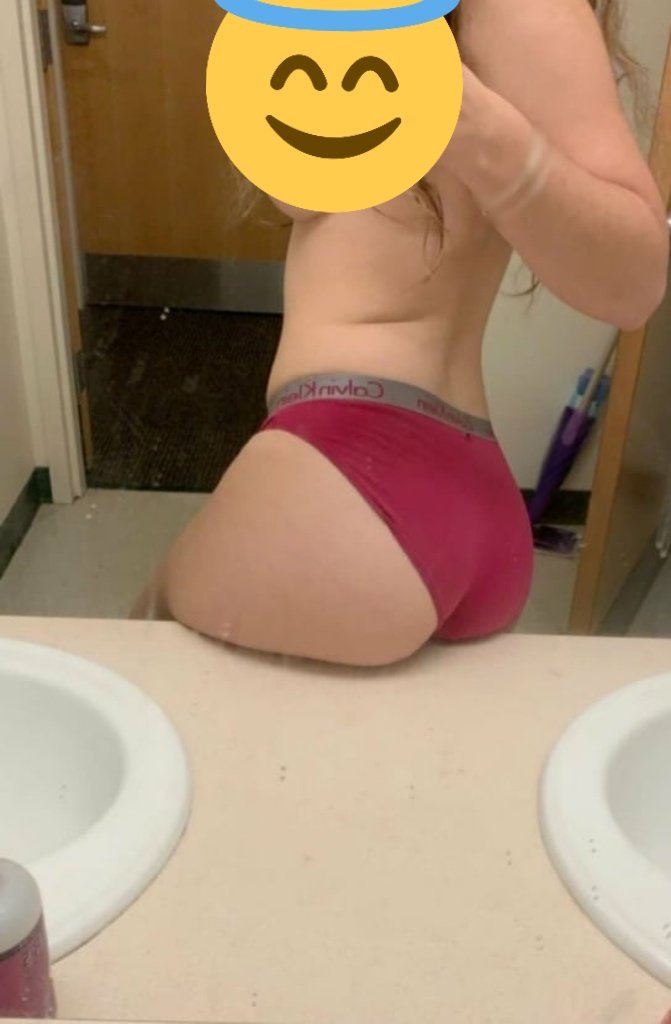 MaevaLo2's tweet photo. Qui est dispo pour nude la ?? 
1 RT = 1 Nude Gratuit 

Fav + Rt = GROSSE PROMOTION 
PACK Nude 💦❤️ avec plusieurs vidéo et des nudes a seulement 5€ ! 

Venez vite me DM les bb ❤️💦 https://t.co/E4eWkv3Ye7