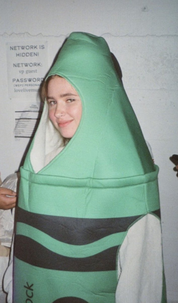 clairo's tweet photo. https://t.co/yTr6yOjnG8